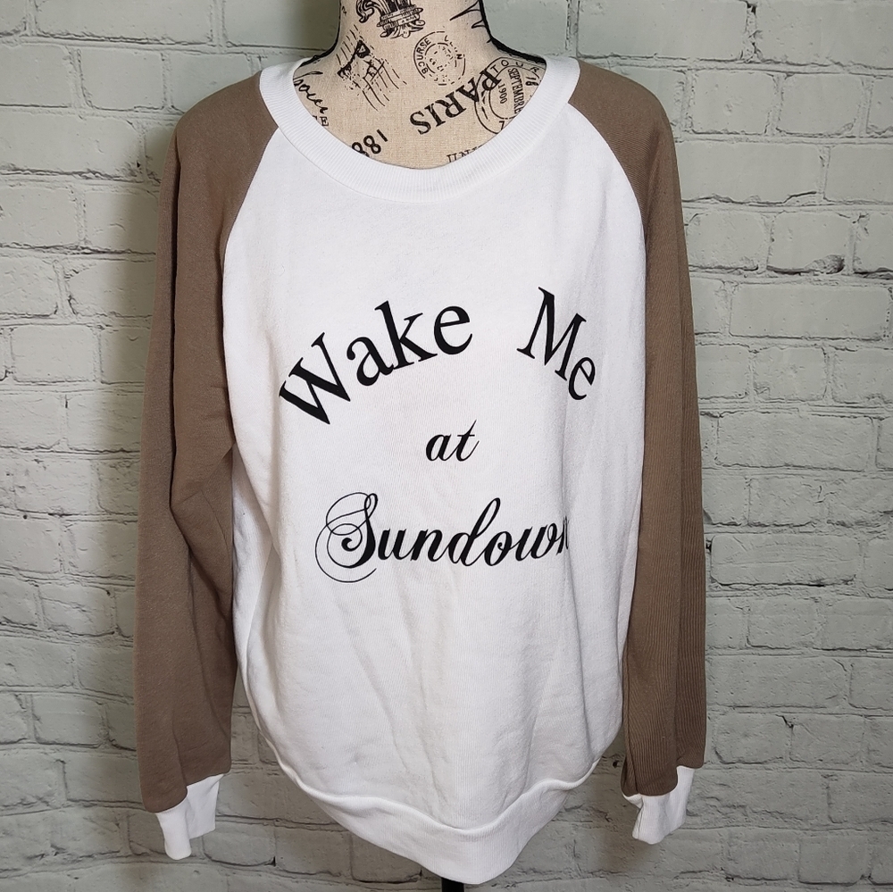 WILDFOX White Wake me at Sundown Crew Neck Sweatshirt worn once.too small. - Picture 7 of 8
